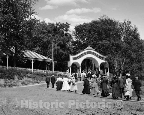 Cincinnati Historic Black & White Photo, Entrance to Coney Island, c1907 -