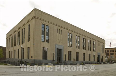 Davenport, IA Photo - Exterior Side, United States Courthouse, Davenport, Iowa