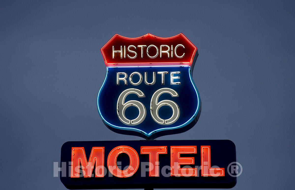 Kingman, AZ Photo - Historic Route 66 Motel Sign, Kingman, Arizona