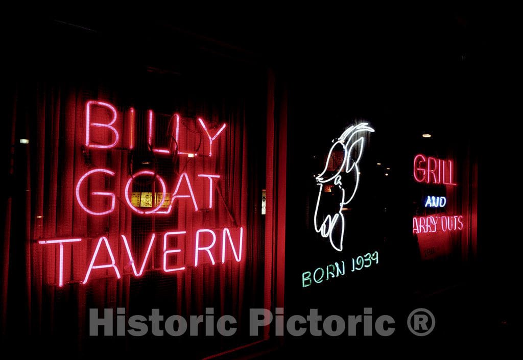 Chicago, IL Photo - Billy Goat Tavern, Chicago sports fan's landmark, Chicago, Illinois