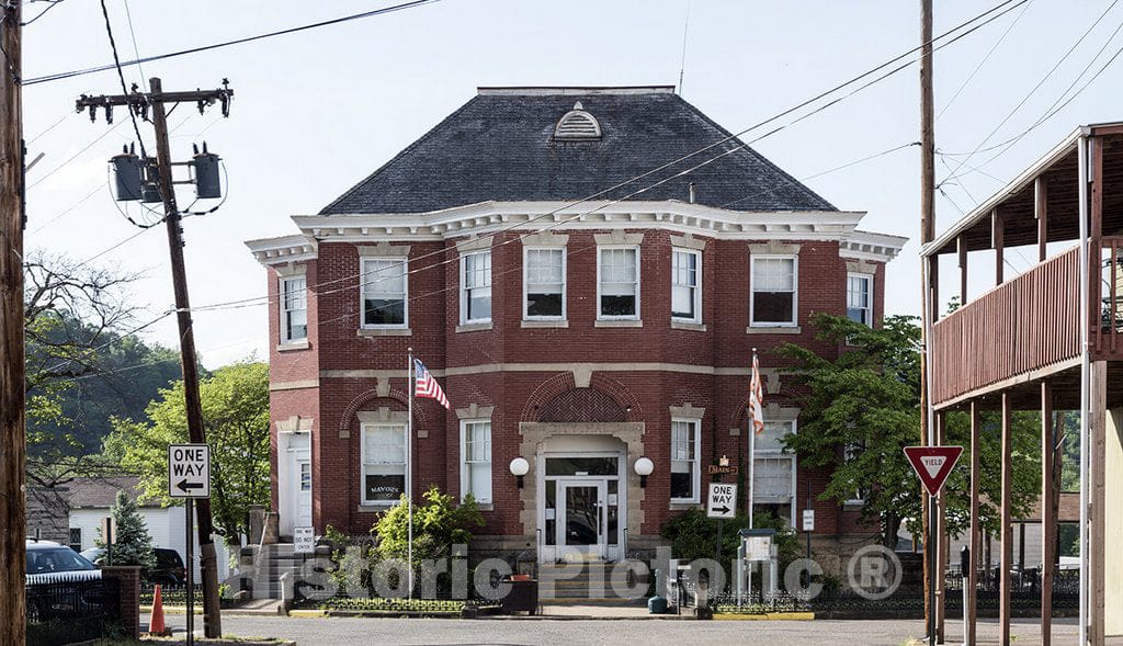 Sistersville, WV Photo - Sistersville, West Virginia, City Hall