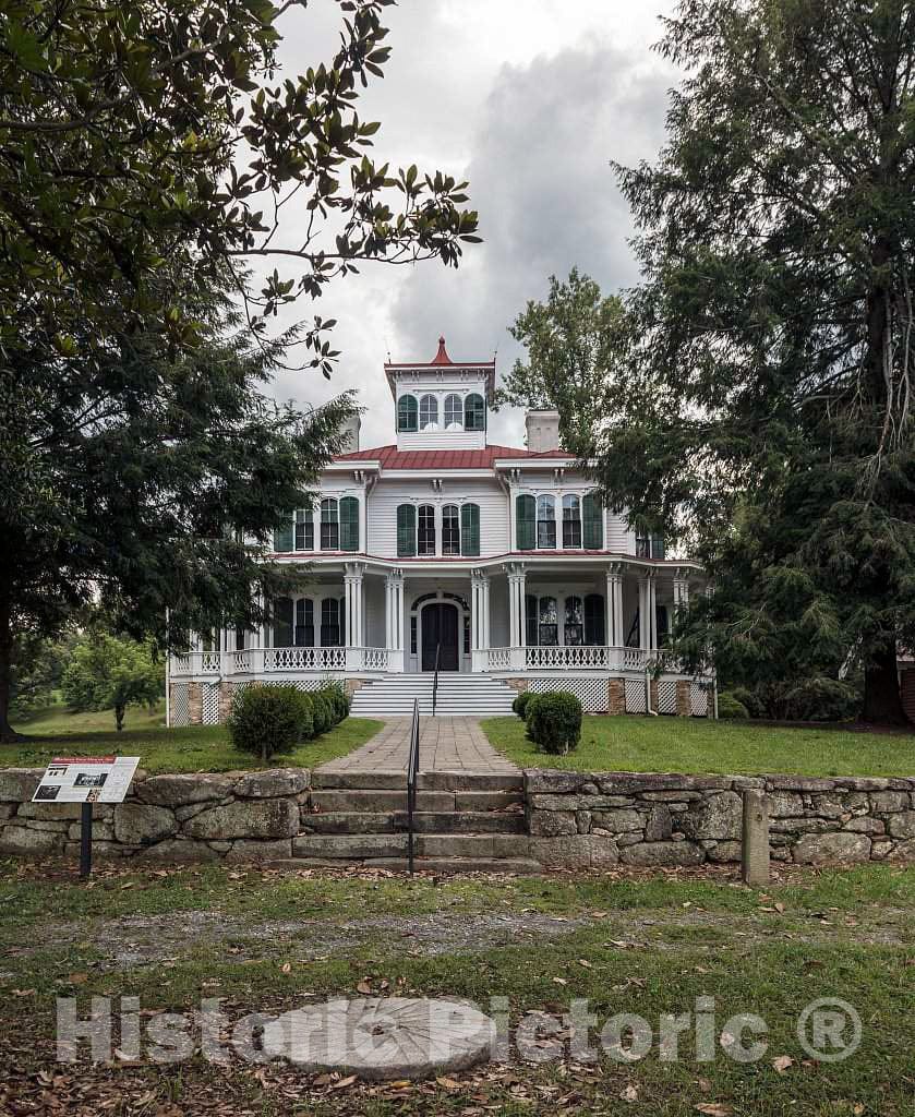 Photo - The main house, one of more than 20 structures at the old Hardman Farm site in White County, Georgia- Fine Art Photo Reporduction