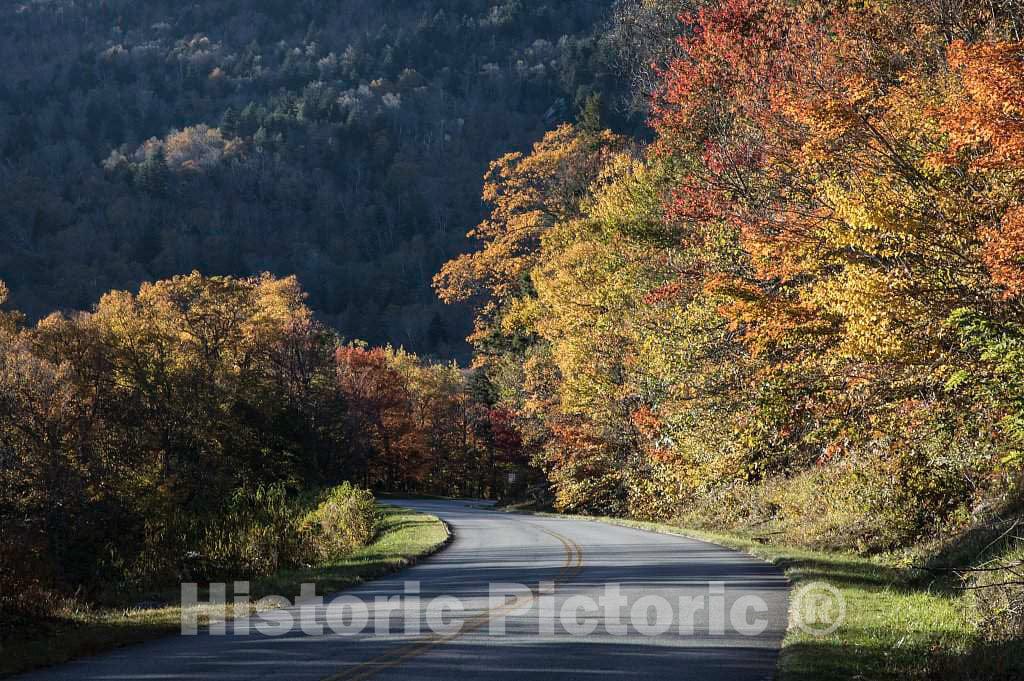 Photo - Bend in The Roadway Along The Southern reaches of The Blue Ridge Parkway, Near Linville, North Carolina- Fine Art Photo Reporduction