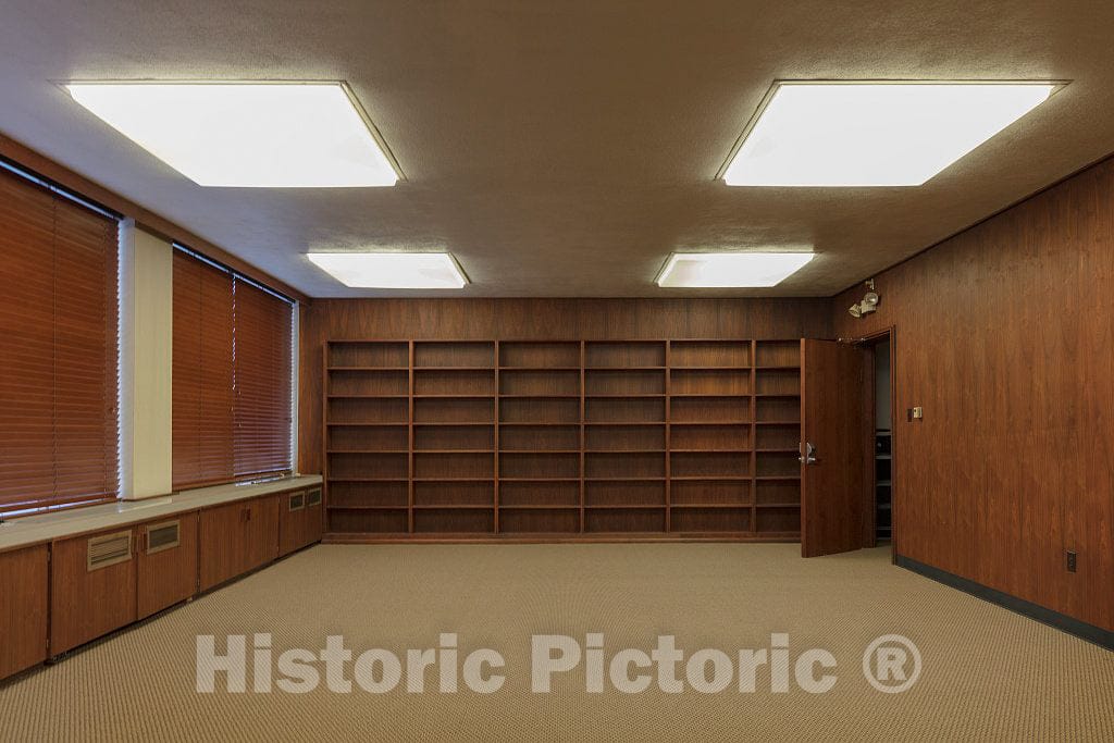 Photo - Office. George Howard Jr. Federal Building and U.S. Courthouse, Pine Bluff, Arkansas- Fine Art Photo Reporduction