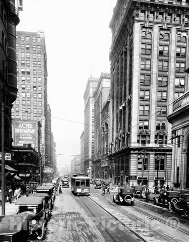 St. Louis Historic Black & White Photo, Broadway, N of Chestnut Street, c1923 -