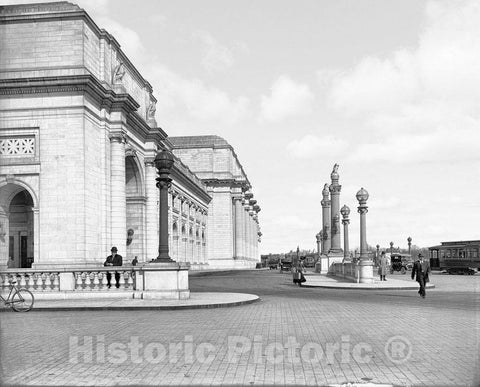 Washington D.C. Historic Black & White Photo, Waiting Outside Union Station, c1905 -